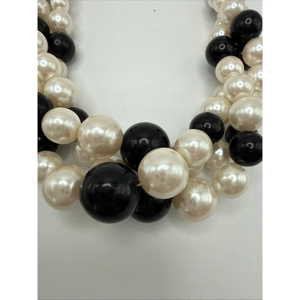 Vintage Cream & Black Faux Pearl Necklace W/Gold Tone Clasp 16 In 